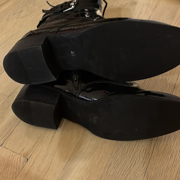 KURT GEIGER PATENT LEATHER SHEARLING LINED COMBAT BOOTS SIZE 41 us 10 - Picture 7 of 9